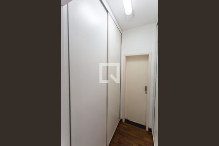 Apartamento à venda com 116m², 4 quartos e 2 vagas Apartamento à venda com 116m², 4 quartos e 2 vagasCloset da Suíte 1