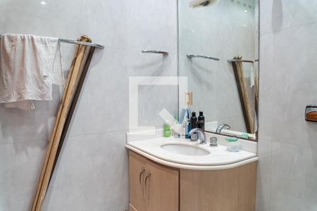 Casa para alugar com 336m², 4 quartos e 3 vagas Casa para alugar com 336m², 4 quartos e 3 vagasBanheiro Social