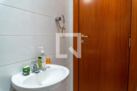 Casa para alugar com 336m², 4 quartos e 3 vagas Casa para alugar com 336m², 4 quartos e 3 vagasLavabo da Garagem