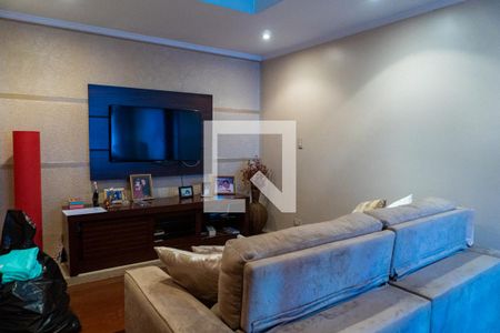 Sala de TV de casa para alugar com 4 quartos, 336m² em Mirandópolis, São Paulo