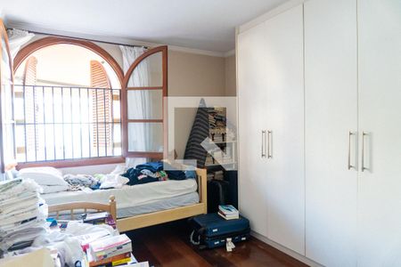 Casa para alugar com 336m², 4 quartos e 3 vagas Casa para alugar com 336m², 4 quartos e 3 vagasQuarto