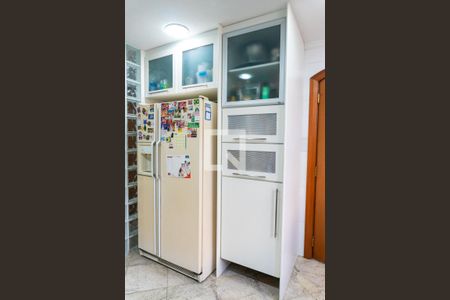 Casa para alugar com 336m², 4 quartos e 3 vagas Casa para alugar com 336m², 4 quartos e 3 vagasCozinha - Armários