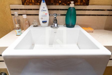 Casa para alugar com 336m², 4 quartos e 3 vagas Casa para alugar com 336m², 4 quartos e 3 vagasLavabo Detalhe