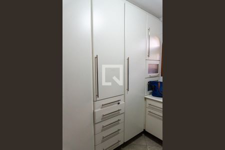 Casa para alugar com 336m², 4 quartos e 3 vagas Casa para alugar com 336m², 4 quartos e 3 vagasQuarto de Serviço - Armários