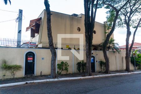 Casa para alugar com 336m², 4 quartos e 3 vagas Casa para alugar com 336m², 4 quartos e 3 vagasFachada