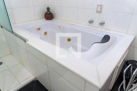 Casa para alugar com 336m², 4 quartos e 3 vagas Casa para alugar com 336m², 4 quartos e 3 vagasBanheiro da Suíte 1 Detalhe