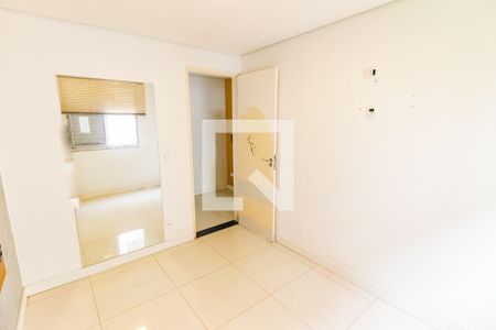 Quarto 1 de apartamento para alugar com 2 quartos, 42m² em Parque Munhoz, São Paulo