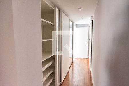 Apartamento à venda com 268m², 3 quartos e 4 vagasCorredor