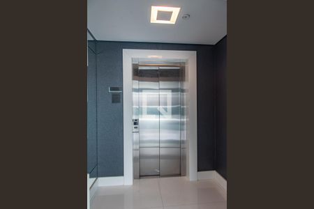 Apartamento à venda com 268m², 3 quartos e 4 vagasHall exclusivo elevador