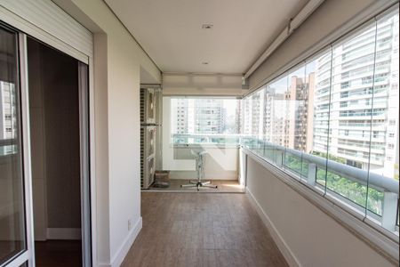 Apartamento à venda com 268m², 3 quartos e 4 vagasVaranda da suíte