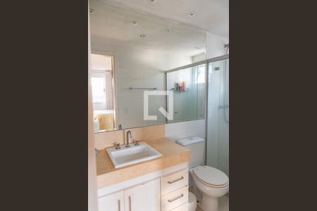 Apartamento para alugar com 70m², 2 quartos e 1 vaga Apartamento para alugar com 70m², 2 quartos e 1 vagaBanheiro da suíte