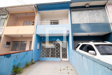 Casa à venda com 111m², 2 quartos e 1 vaga Casa à venda com 111m², 2 quartos e 1 vagaFachada