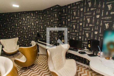 Casa de condomínio à venda com 700m², 4 quartos e 6 vagas Casa de condomínio à venda com 700m², 4 quartos e 6 vagasEstúdio