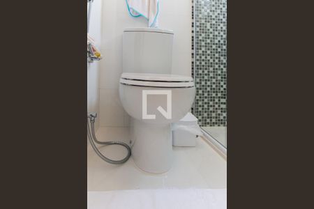 Casa de condomínio à venda com 700m², 4 quartos e 6 vagas Casa de condomínio à venda com 700m², 4 quartos e 6 vagasBanheiro da Suíte 2