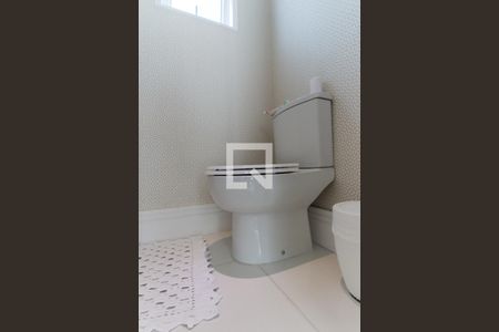 Casa de condomínio à venda com 700m², 4 quartos e 6 vagas Casa de condomínio à venda com 700m², 4 quartos e 6 vagasLavabo