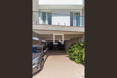 Casa de condomínio à venda com 700m², 4 quartos e 6 vagas Casa de condomínio à venda com 700m², 4 quartos e 6 vagasGaragem