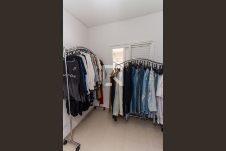 Casa de condomínio à venda com 700m², 4 quartos e 6 vagas Casa de condomínio à venda com 700m², 4 quartos e 6 vagasÁrea de Serviço