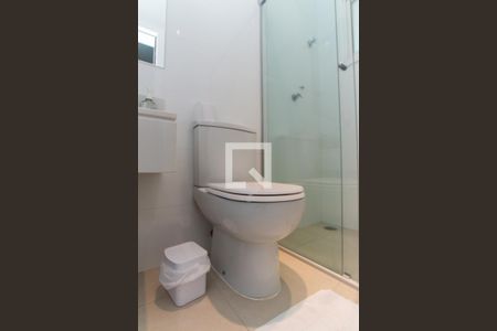 Casa de condomínio à venda com 700m², 4 quartos e 6 vagas Casa de condomínio à venda com 700m², 4 quartos e 6 vagasBanheiro de Serviço