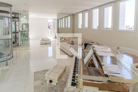 Casa de condomínio à venda com 700m², 4 quartos e 6 vagasSala de Estar