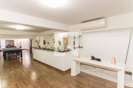 Casa de condomínio à venda com 700m², 4 quartos e 6 vagas Casa de condomínio à venda com 700m², 4 quartos e 6 vagasSalão