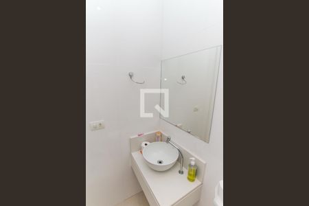 Casa de condomínio à venda com 700m², 4 quartos e 6 vagas Casa de condomínio à venda com 700m², 4 quartos e 6 vagasBanheiro de Serviço