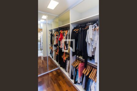 Casa de condomínio à venda com 700m², 4 quartos e 6 vagas Casa de condomínio à venda com 700m², 4 quartos e 6 vagasSuíte 1