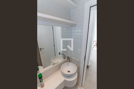 Casa de condomínio à venda com 700m², 4 quartos e 6 vagas Casa de condomínio à venda com 700m², 4 quartos e 6 vagasBanheiro da Piscina