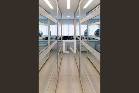 Casa de condomínio à venda com 700m², 4 quartos e 6 vagas Casa de condomínio à venda com 700m², 4 quartos e 6 vagasCloset