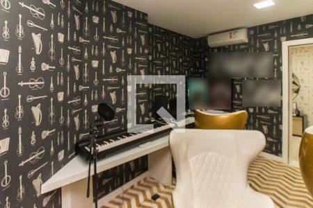 Casa de condomínio à venda com 700m², 4 quartos e 6 vagas Casa de condomínio à venda com 700m², 4 quartos e 6 vagasEstúdio