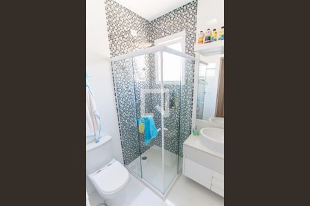 Casa de condomínio à venda com 700m², 4 quartos e 6 vagas Casa de condomínio à venda com 700m², 4 quartos e 6 vagasBanheiro da Suíte 2