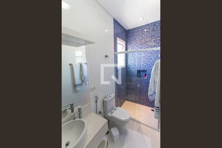 Casa de condomínio à venda com 700m², 4 quartos e 6 vagas Casa de condomínio à venda com 700m², 4 quartos e 6 vagasBanheiro da Suíte 4