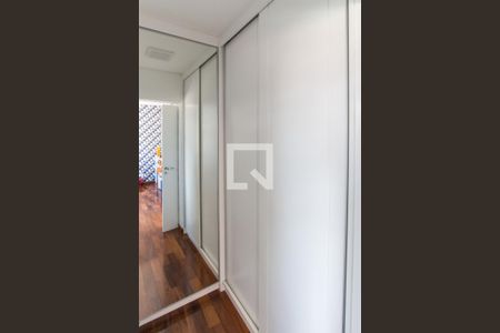 Casa de condomínio à venda com 700m², 4 quartos e 6 vagas Casa de condomínio à venda com 700m², 4 quartos e 6 vagasSuíte 3