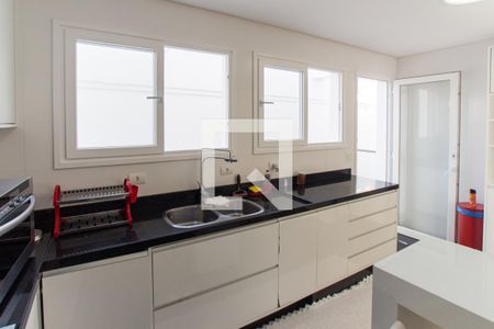 Casa de condomínio à venda com 700m², 4 quartos e 6 vagas Casa de condomínio à venda com 700m², 4 quartos e 6 vagasCozinha