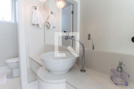 Casa de condomínio à venda com 700m², 4 quartos e 6 vagas Casa de condomínio à venda com 700m², 4 quartos e 6 vagasLavabo