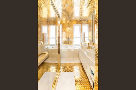 Casa de condomínio à venda com 700m², 4 quartos e 6 vagas Casa de condomínio à venda com 700m², 4 quartos e 6 vagasBanheiro da Suíte 1