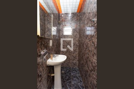 Banheiro de casa à venda com 1 quarto, 60m² em Vila Nogueira, Diadema