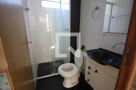 Banheiro  de apartamento para alugar com 2 quartos, 45m² em São Gabriel, Belo Horizonte