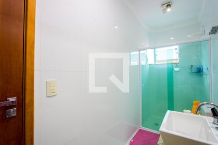 Casa à venda com 162m², 3 quartos e 4 vagasBanheiro do quarto 1