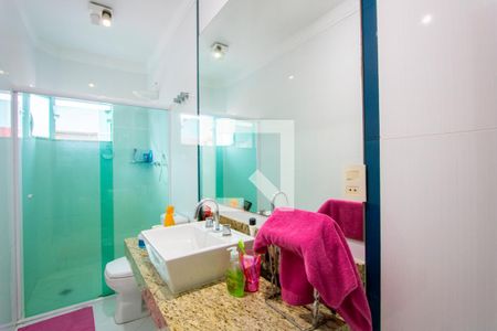 Casa à venda com 162m², 3 quartos e 4 vagasBanheiro do quarto 1