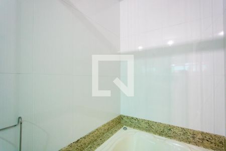 Casa à venda com 162m², 3 quartos e 4 vagasBanheiro do quarto 1