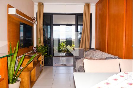 Sala com varanda de apartamento para alugar com 1 quarto, 56m² em Caminho das Árvores, Salvador