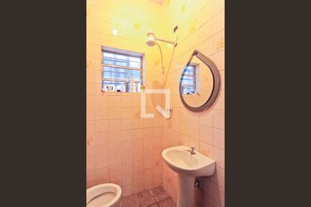 Casa para alugar com 340m², 4 quartos e 8 vagas Casa para alugar com 340m², 4 quartos e 8 vagasBanheiro de Serviço