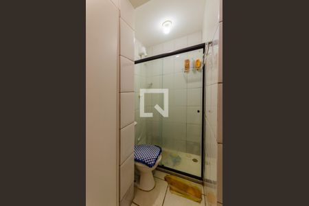 Banheiro de kitnet/studio para alugar com 1 quarto, 26m² em Amaralina, Salvador