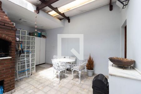 Casa à venda com 80m², 2 quartos e 1 vaga Casa à venda com 80m², 2 quartos e 1 vagaQuintal