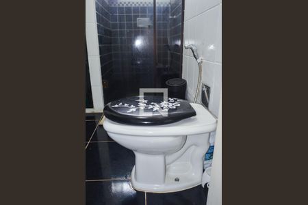 Apartamento à venda com 100m², 3 quartos e 1 vaga Apartamento à venda com 100m², 3 quartos e 1 vagaDetalhe do banheiro