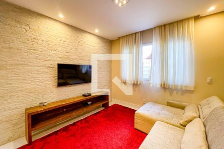 Sala de casa para alugar com 3 quartos, 144m² em Vila Carbone, São Paulo