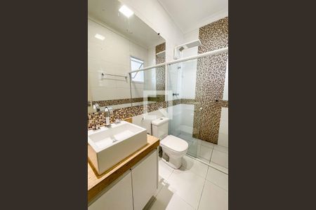 Banheiro da Suíte de casa para alugar com 3 quartos, 144m² em Vila Carbone, São Paulo