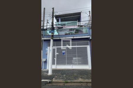 Casa à venda com 100m², 3 quartos e 2 vagasFachada