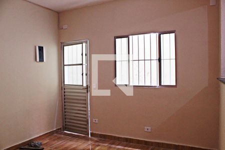 Sala de casa para alugar com 1 quarto, 45m² em Vila Carmosina, São Paulo