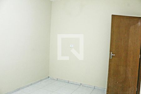 Quarto de casa para alugar com 1 quarto, 45m² em Vila Carmosina, São Paulo